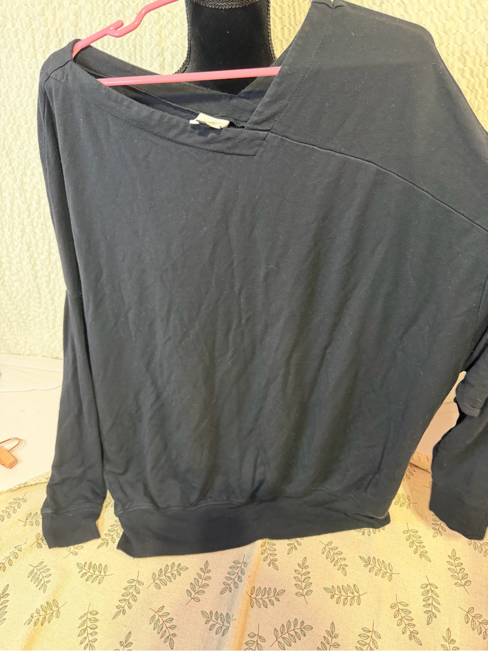 CAbi Women's Long Sleeve Tee in Black